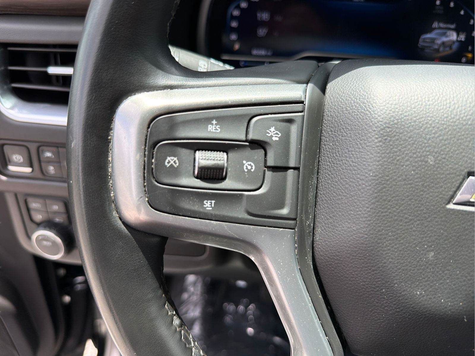 Used 2024 Chevrolet Tahoe LT AWD/4WD image 13
