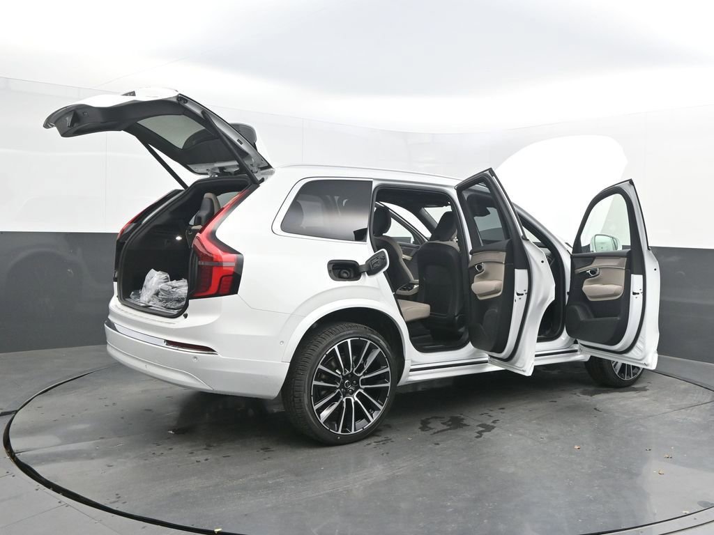 New 2026 Volvo XC90 B6 Plus w/ Protection Package Premier image 39