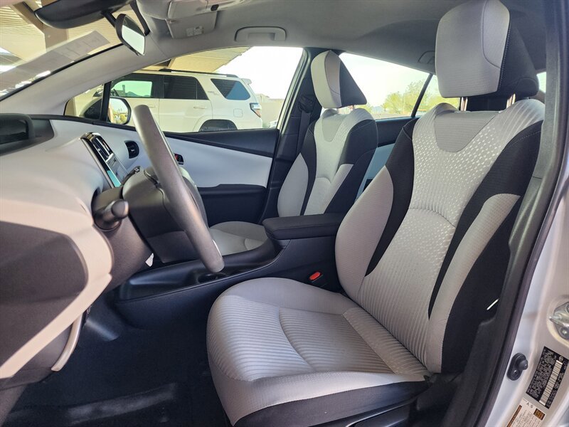 Used 2017 Toyota Prius Two FWD image 23