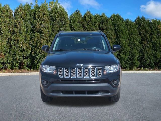 Used 2017 Jeep Compass Latitude FWD image 2
