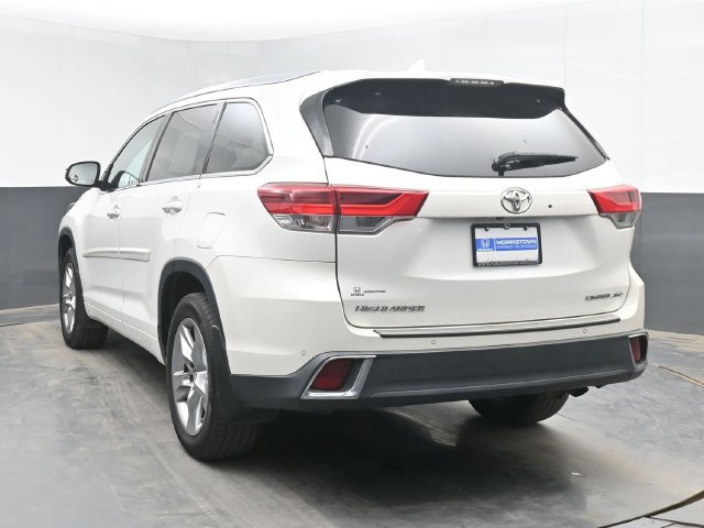 Used 2017 Toyota Highlander Limited AWD/4WD image 7