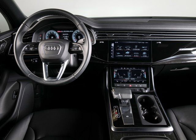 Certified 2025 Audi Q7 3.0T Premium w/ Convenience Package image 12