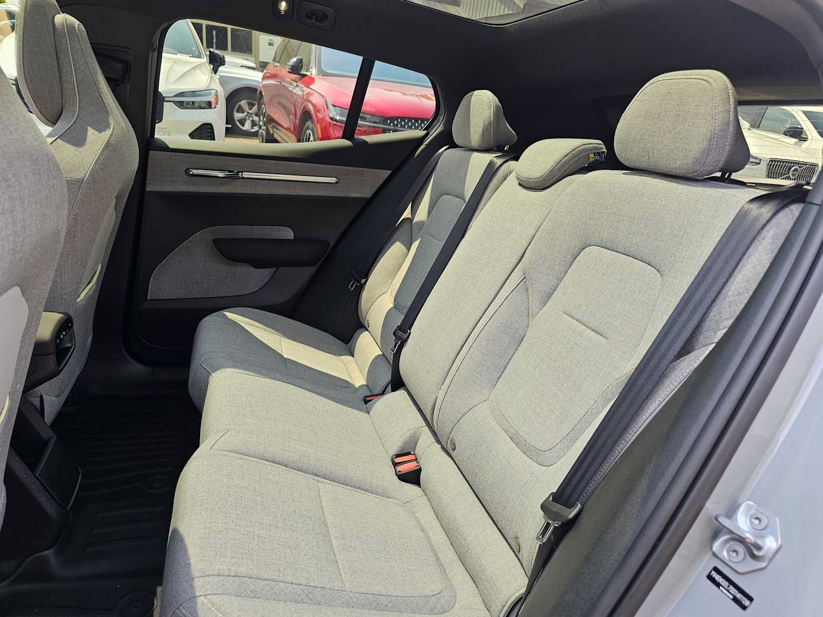 Certified 2025 Volvo EX30 Ultra AWD/4WD image 18