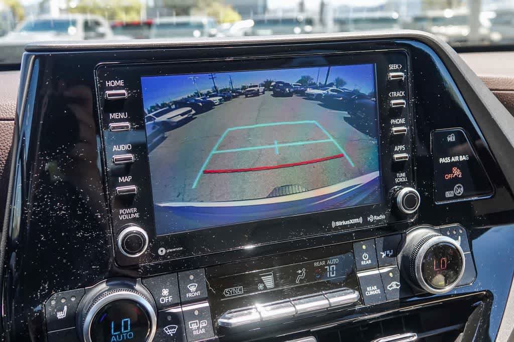 Used 2022 Toyota Highlander XLE FWD image 22