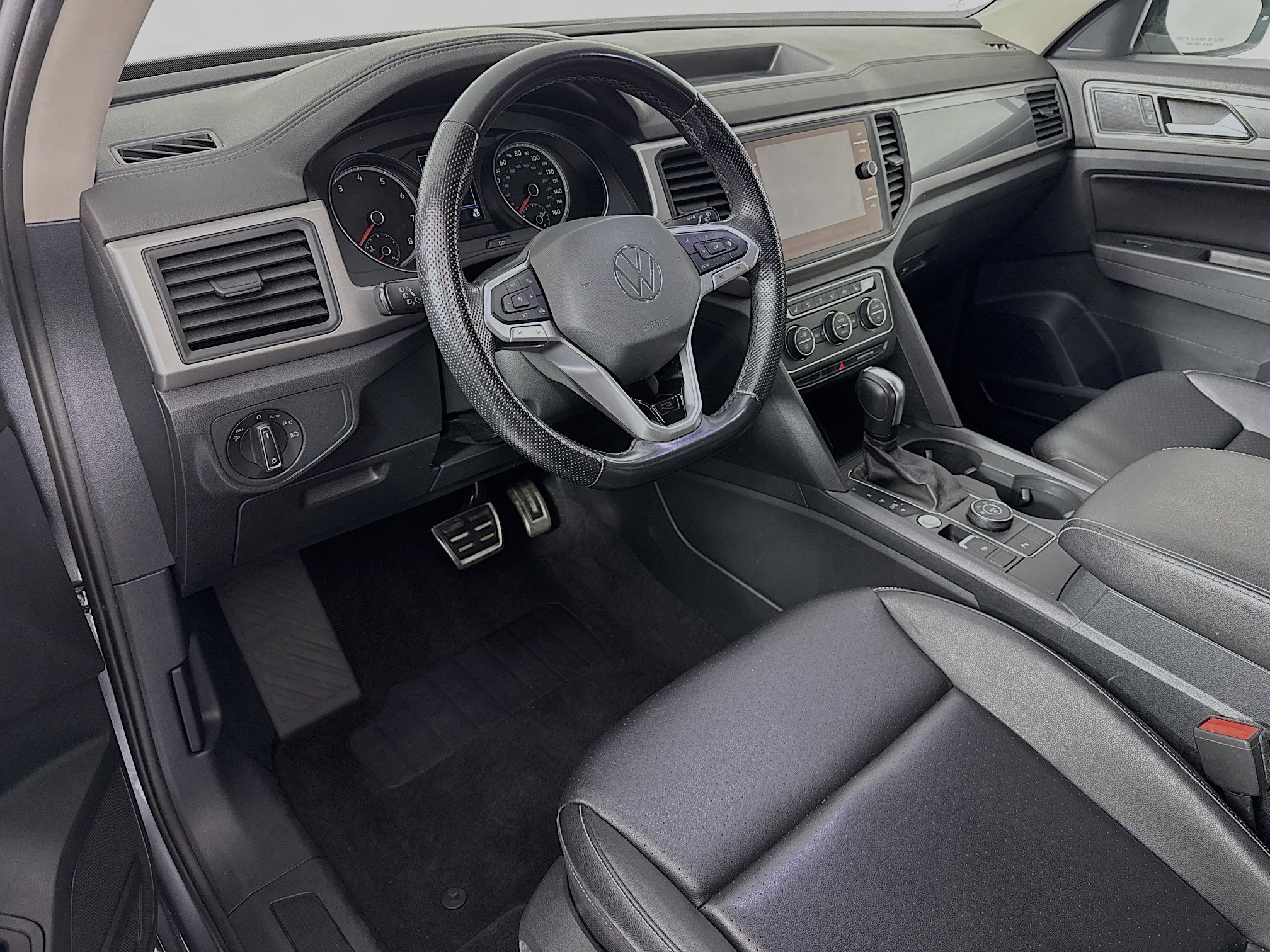 Used 2021 Volkswagen Atlas SE w/ Panoramic Sunroof Package image 9