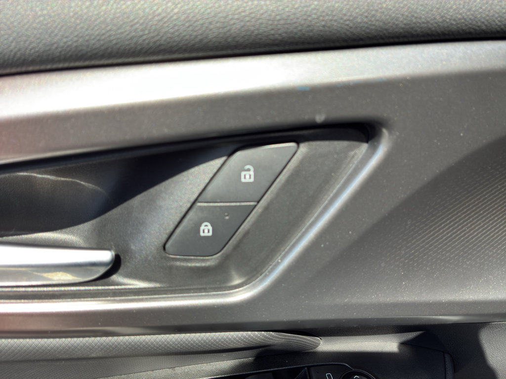 Used 2024 Chevrolet Equinox EV RS FWD image 20