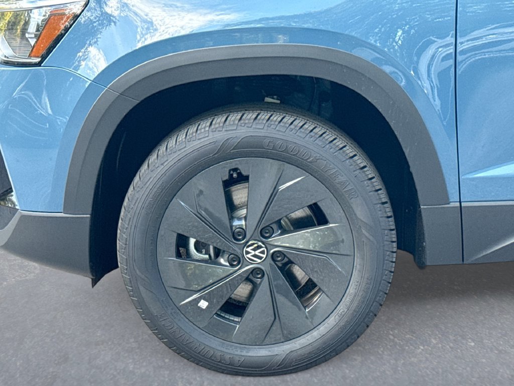 New 2027 Volkswagen Taos S FWD image 18