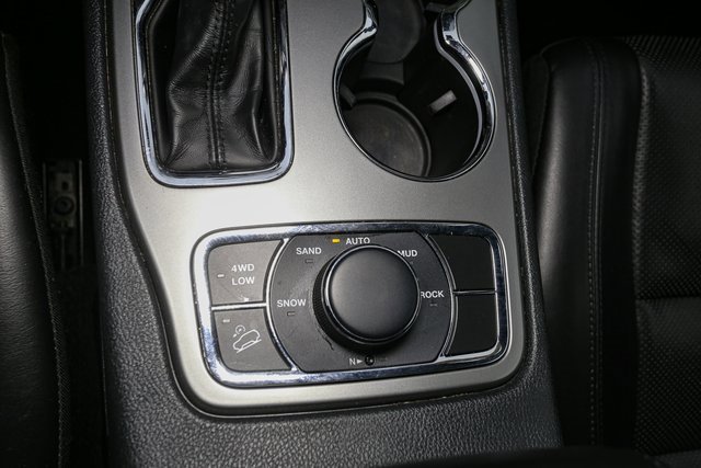 Used 2020 Jeep Grand Cherokee Limited w/ Luxury Group II image 34