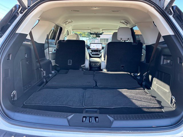 Used 2026 Ford Explorer Active w/ Active Comfort Package RWD image 17