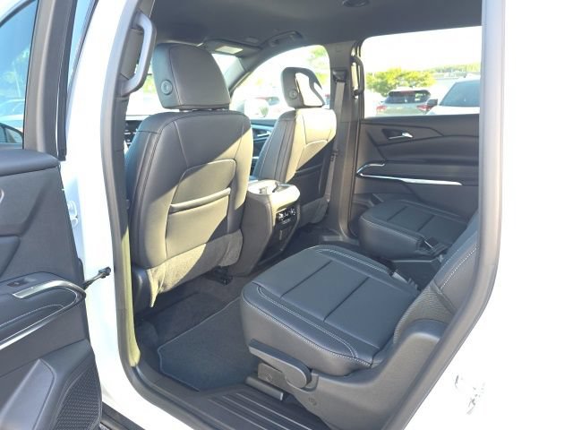 New 2027 Chevrolet Traverse LT w/ Driver Confidence Package FWD image 26