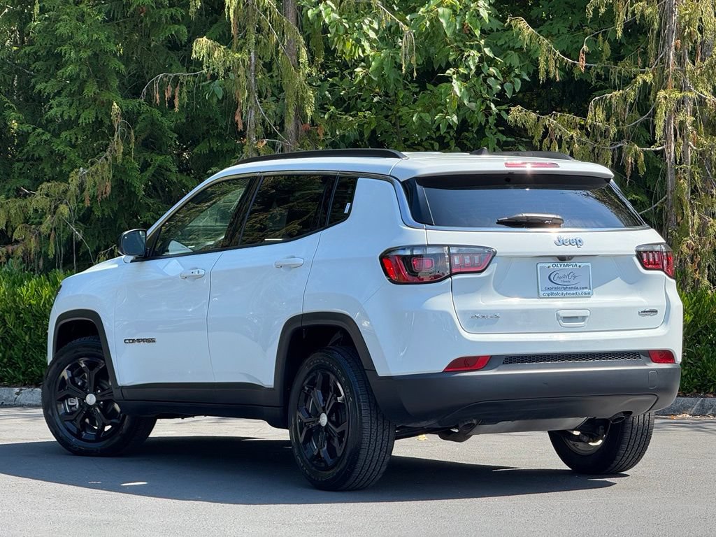 Used 2024 Jeep Compass Latitude AWD/4WD image 6