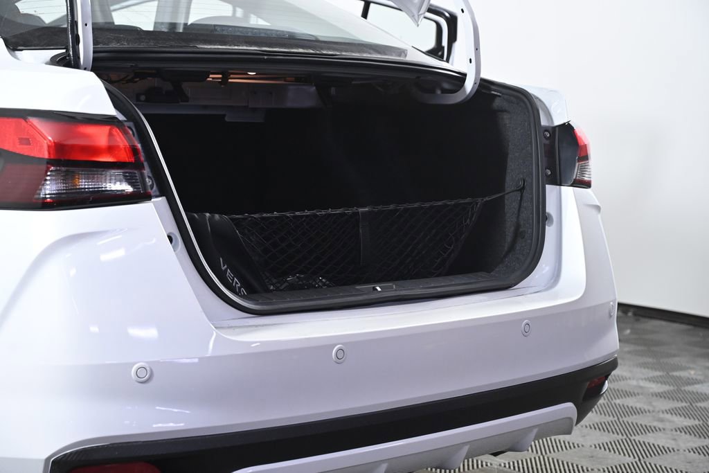 New 2025 Nissan Versa SR w/ Trunk Package image 24