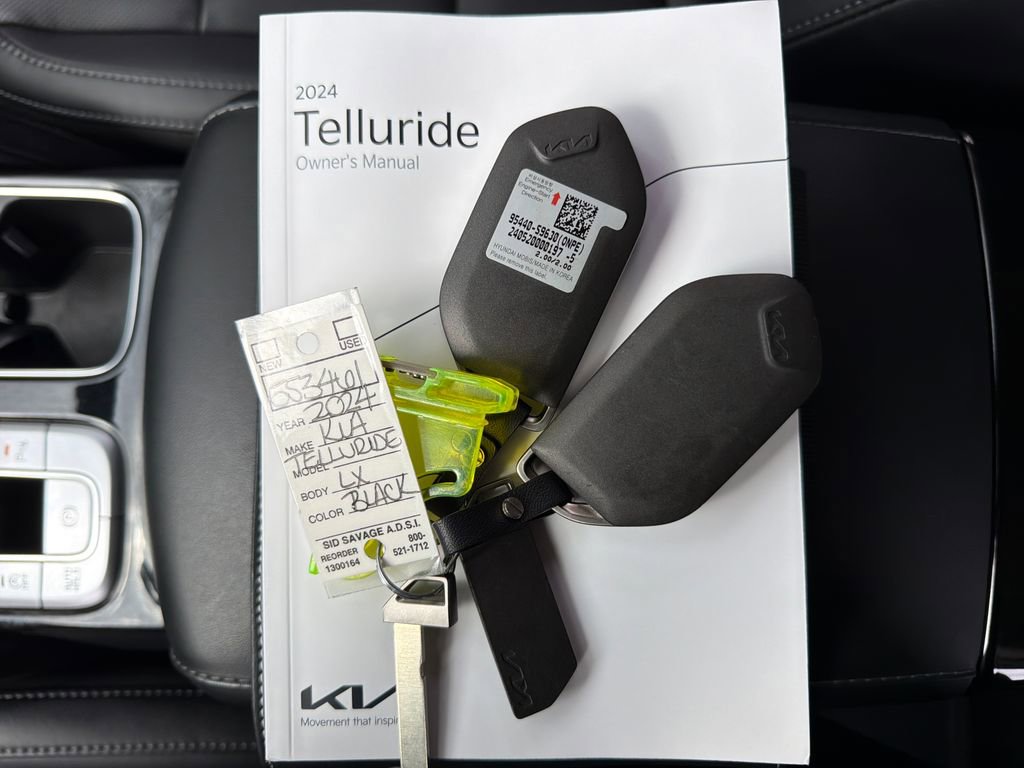 Used 2024 Kia Telluride LX image 36