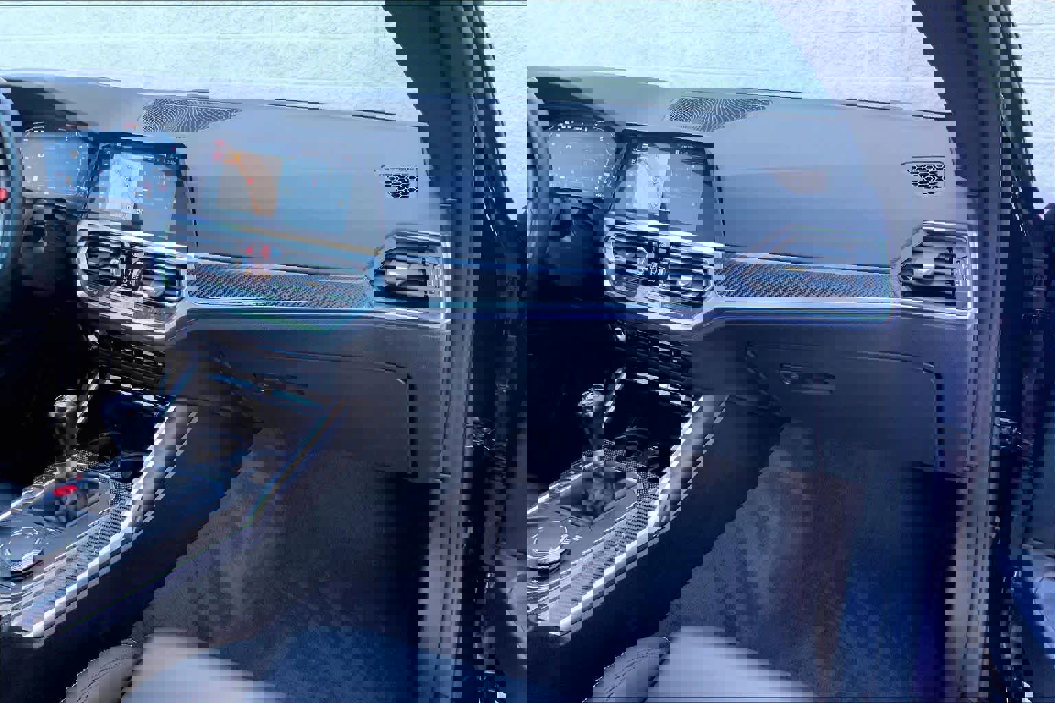 Used 2021 BMW M4 Coupe w/ Executive Package image 17