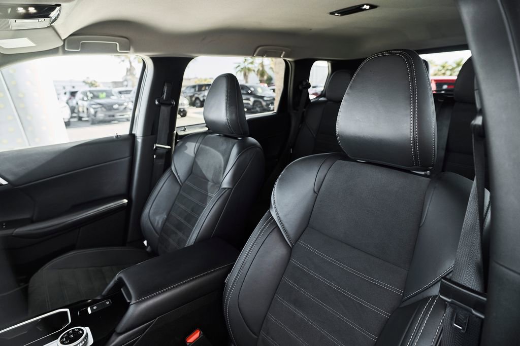 Used 2025 Mitsubishi Outlander SE AWD/4WD image 41