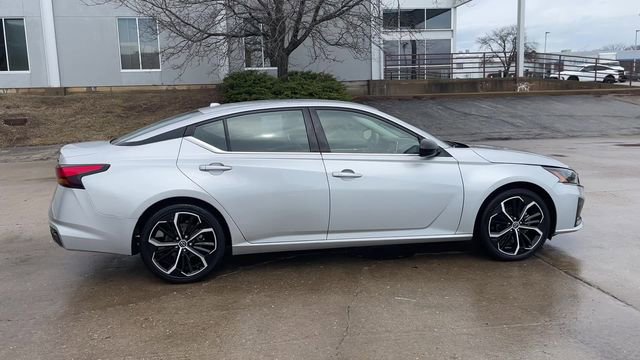 Used 2024 Nissan Altima 2.5 SR image 9