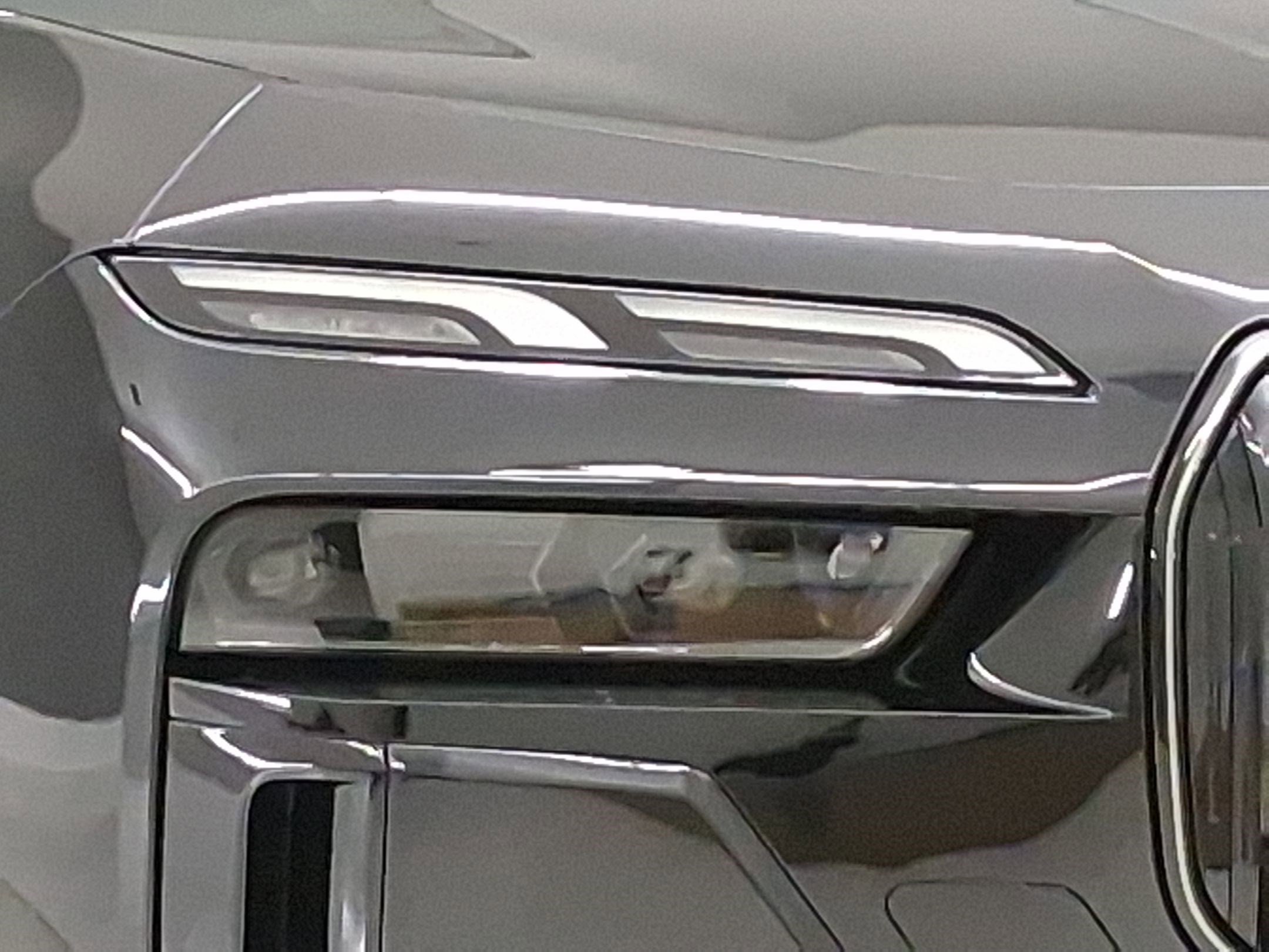 New 2026 BMW 750e xDrive w/ Premium Package AWD/4WD image 9