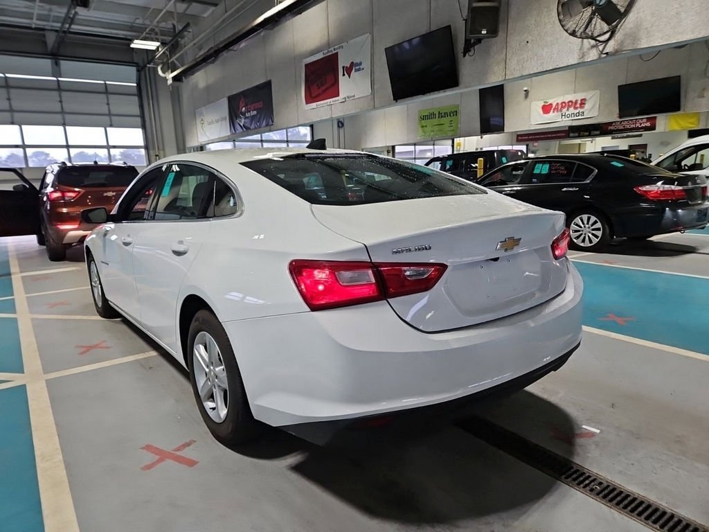 Used 2024 Chevrolet Malibu LS image 4