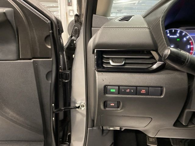 Used 2024 Nissan Sentra SV FWD image 11