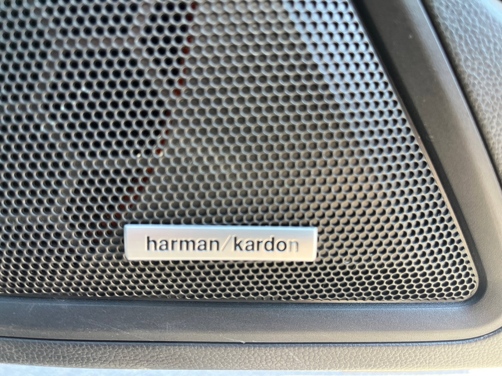 Certified 2025 Subaru Outback Onyx Edition XT w/ Tech Package 3 image 21