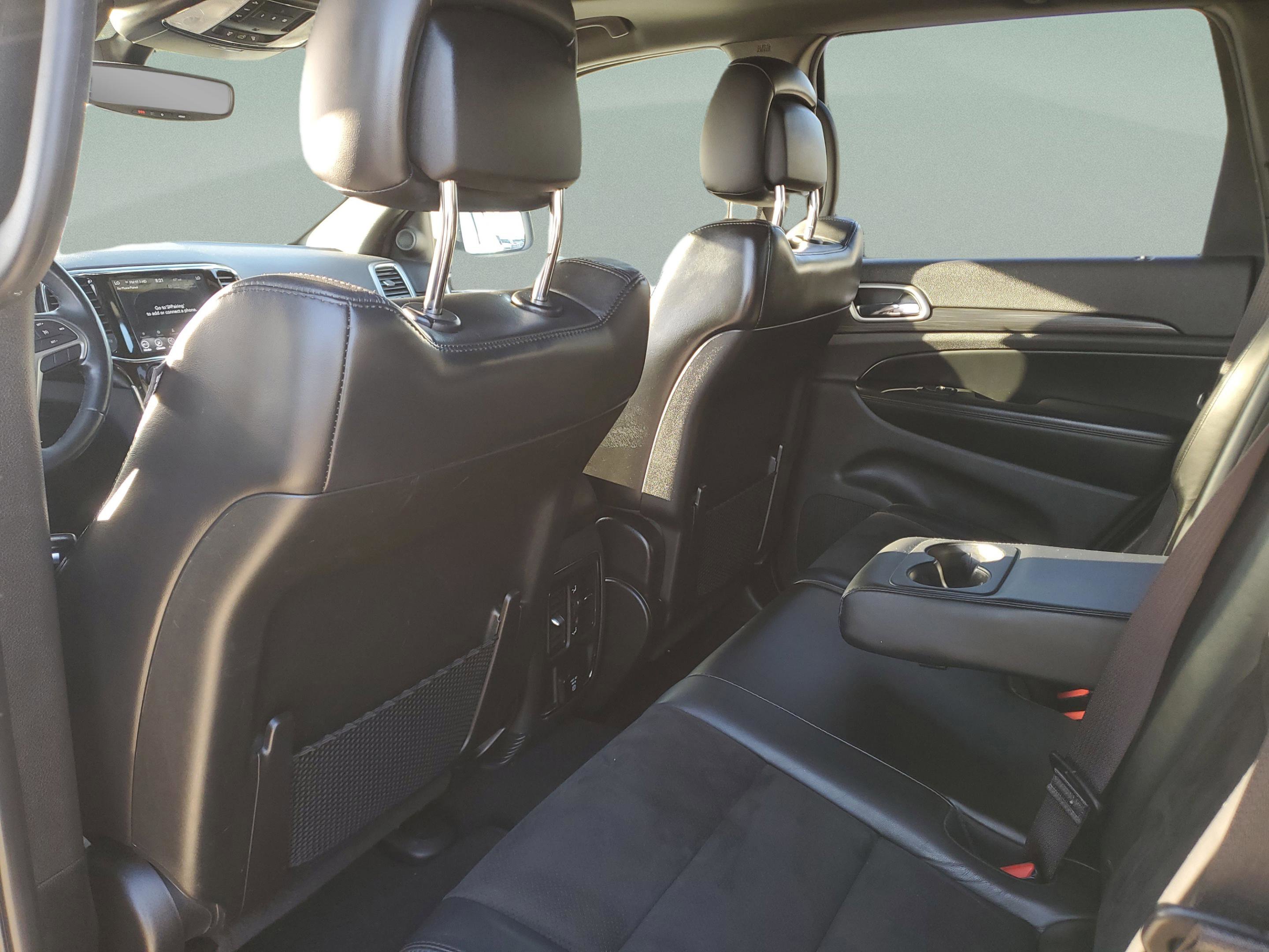 Used 2020 Jeep Grand Cherokee Altitude AWD/4WD image 6