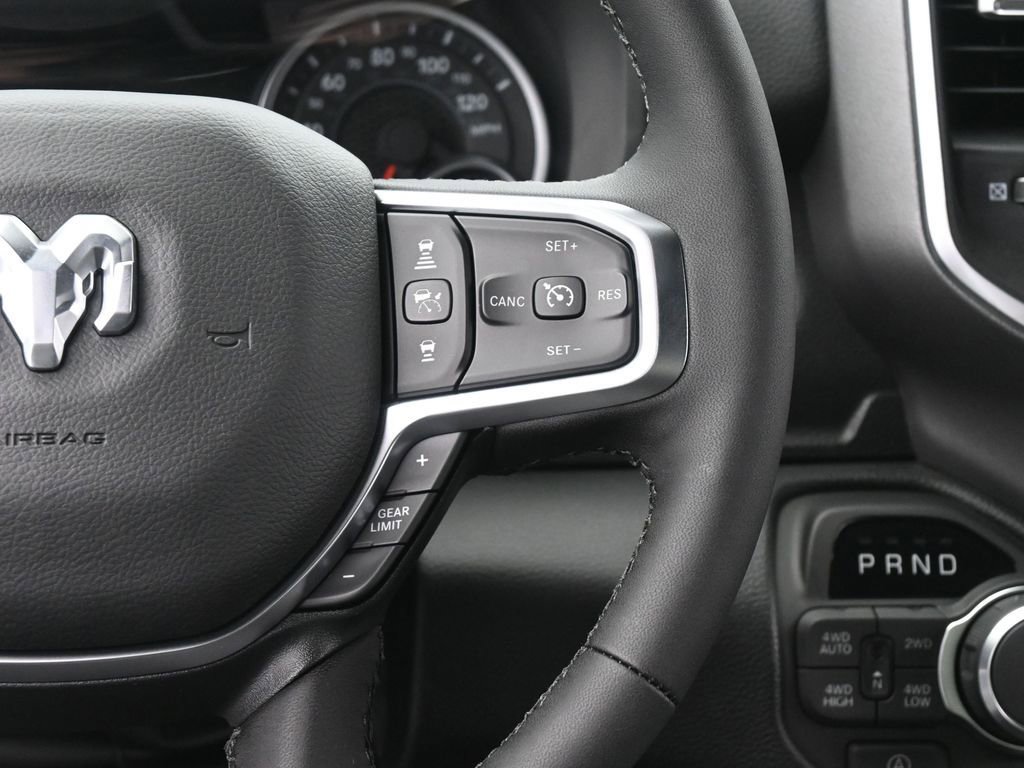 New 2026 RAM 1500 4x4 Crew Cab image 32