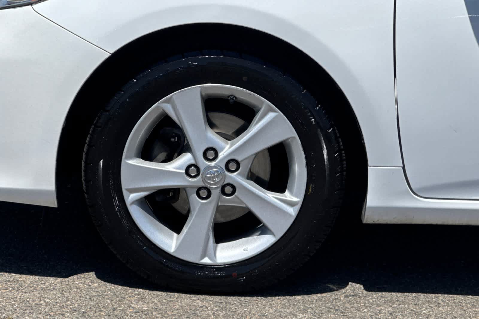 Used 2012 Toyota Corolla LE w/ Premium Pkg FWD image 28