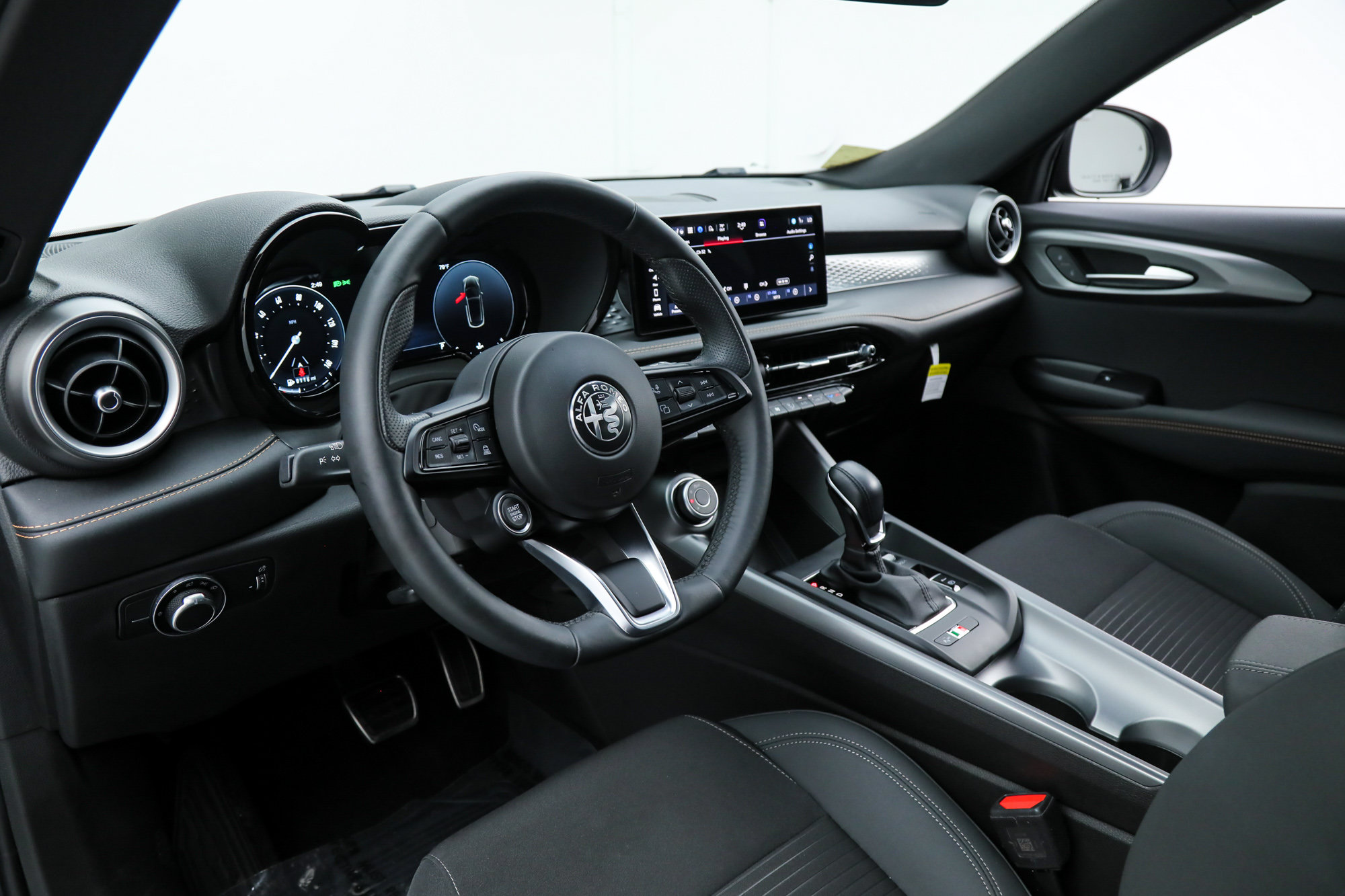 New 2025 Alfa Romeo Tonale AWD/4WD image 15