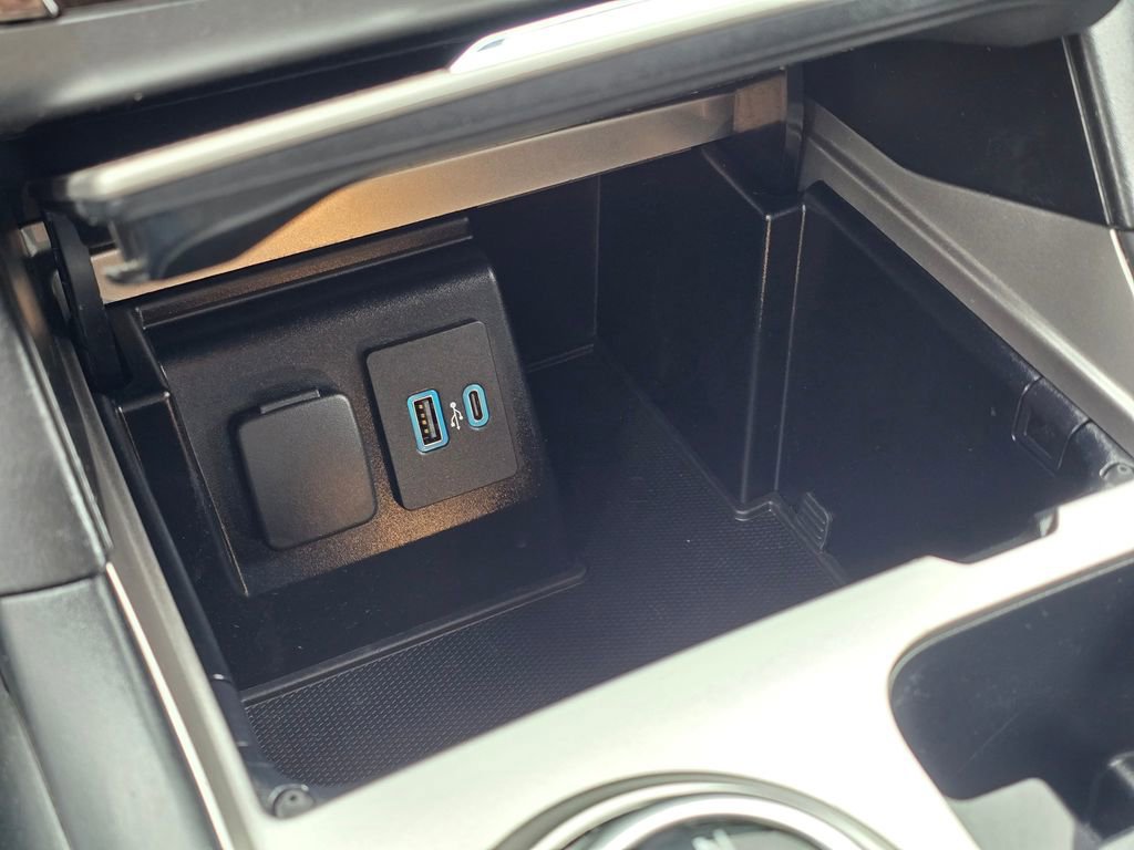 Used 2020 Ford Explorer XLT w/ Comfort Package image 32