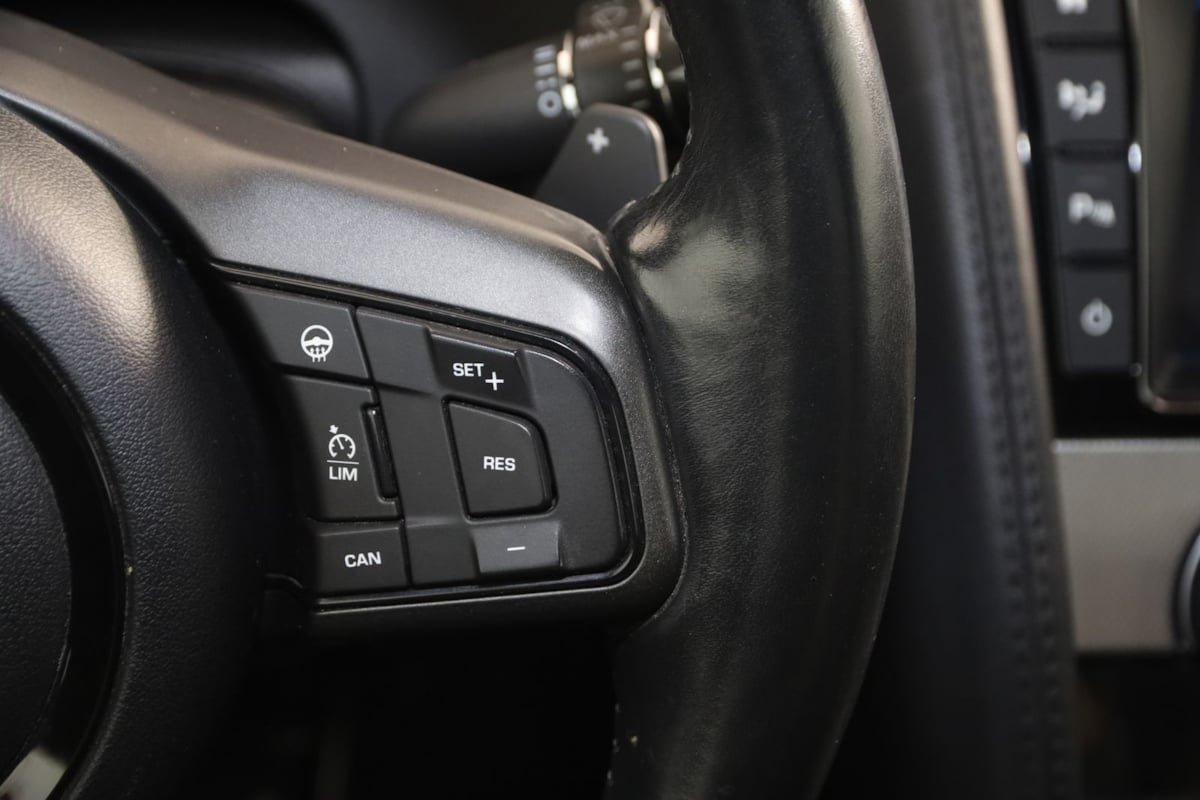 Used 2017 Jaguar F-TYPE Convertible RWD image 41