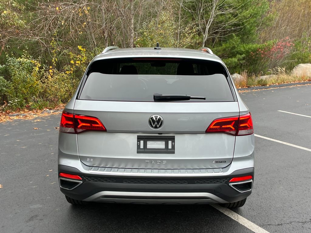 Used 2024 Volkswagen Taos SE image 4