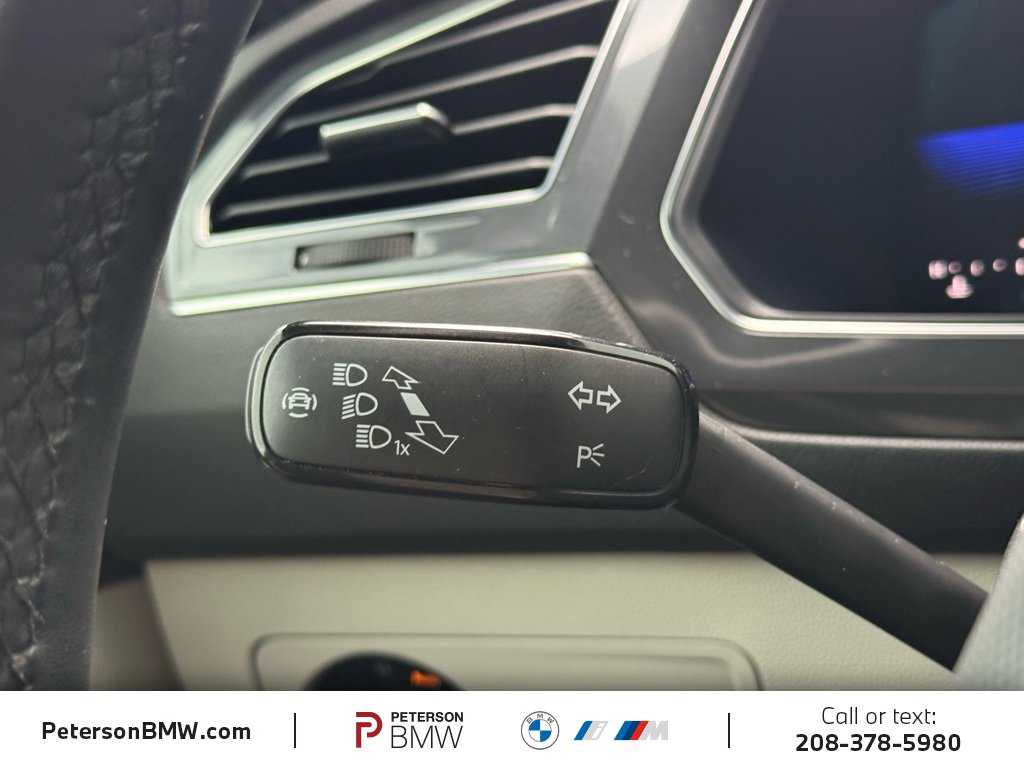 Used 2023 Volkswagen Tiguan SE R-Line image 29