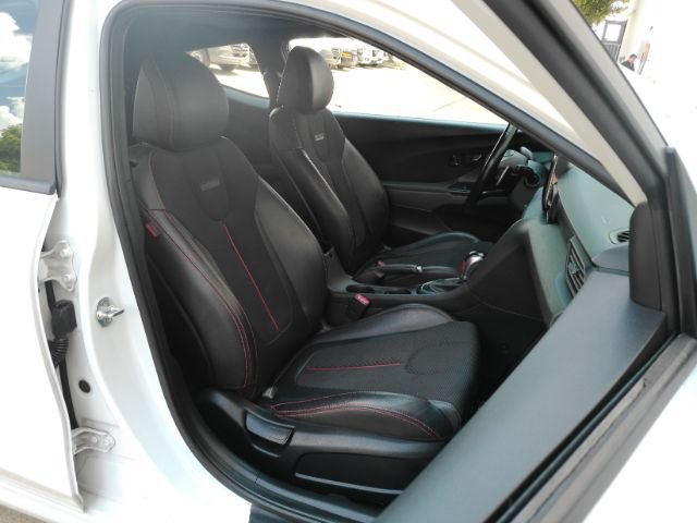 Used 2020 Hyundai Veloster 2.0 Premium FWD image 16