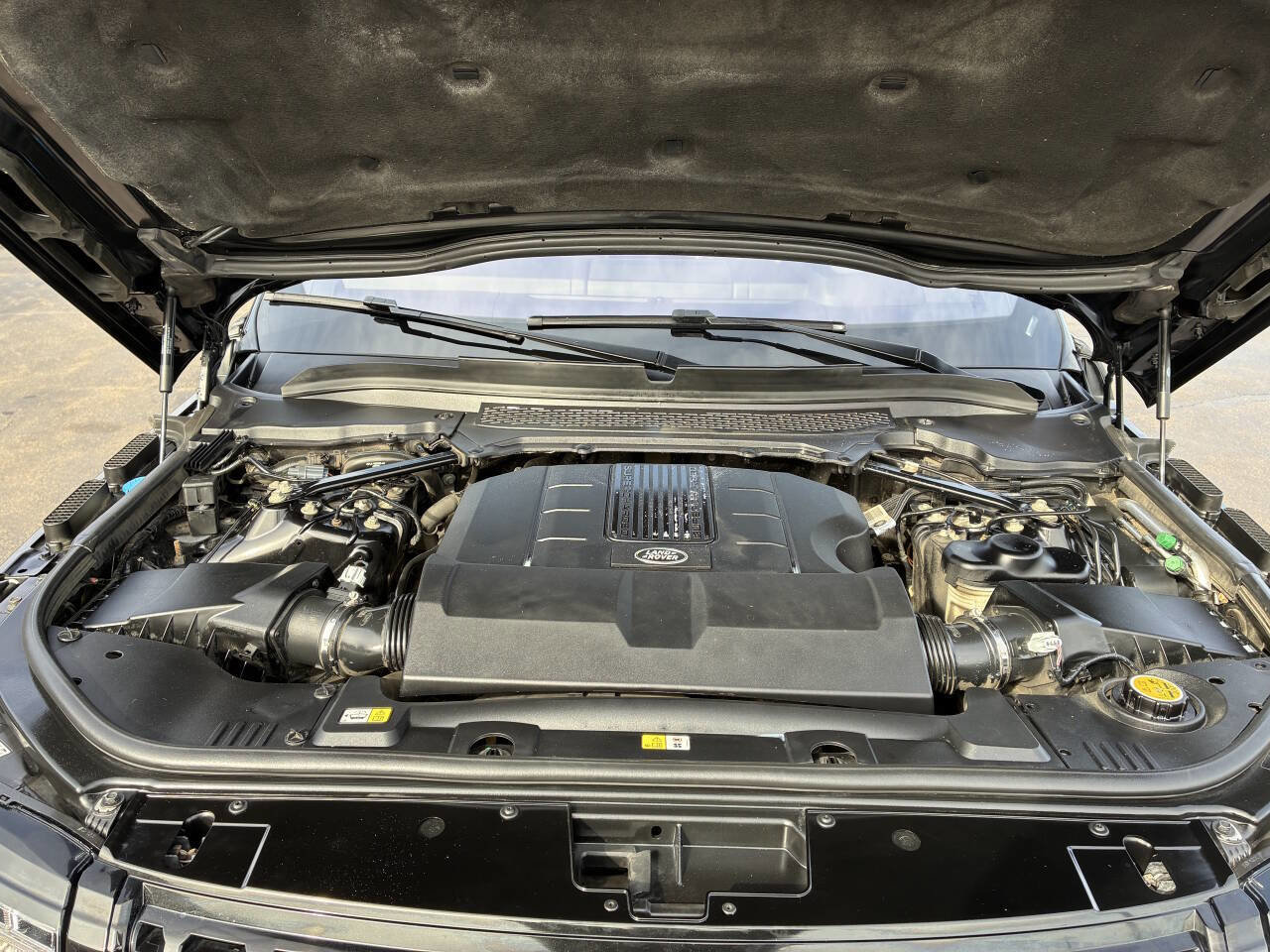 Used 2017 Land Rover Range Rover Supercharged image 54