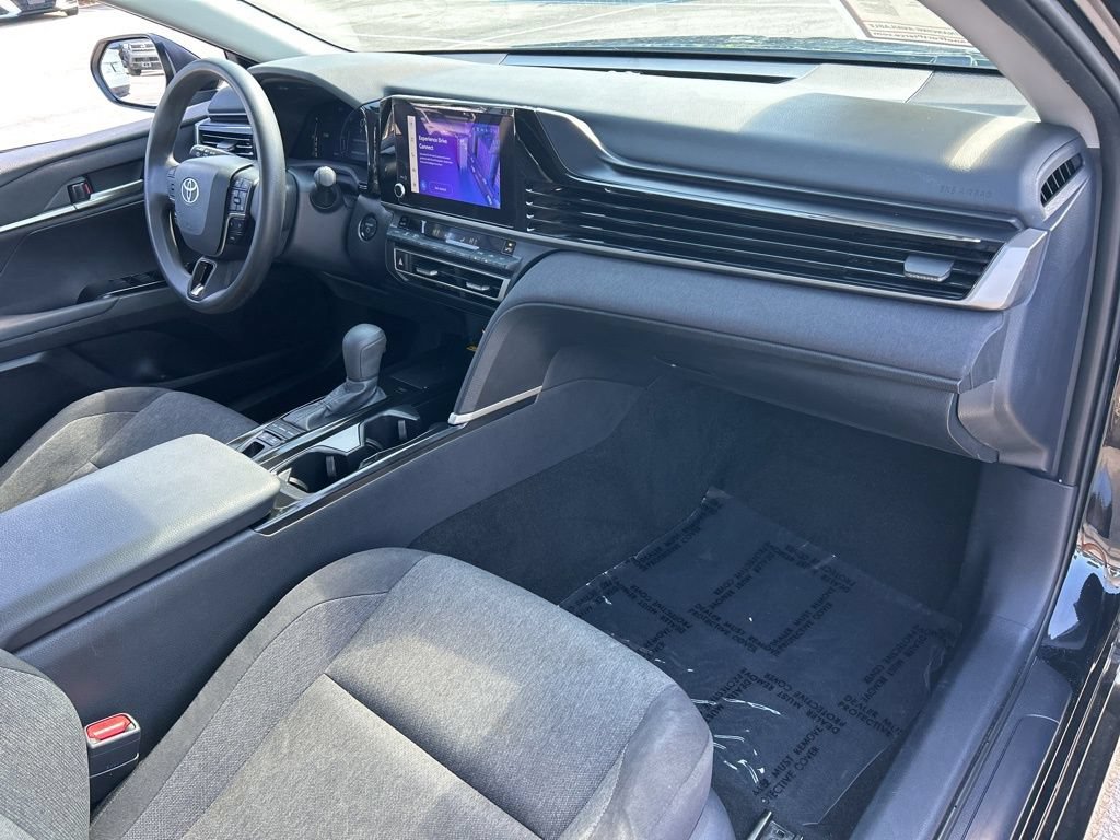 Used 2025 Toyota Camry LE FWD image 40
