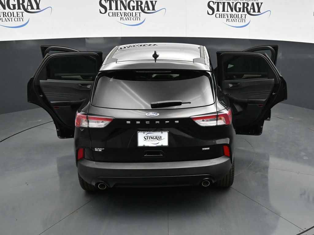 Used 2022 Ford Escape SE w/ SE Sport Appearance Package FWD image 35