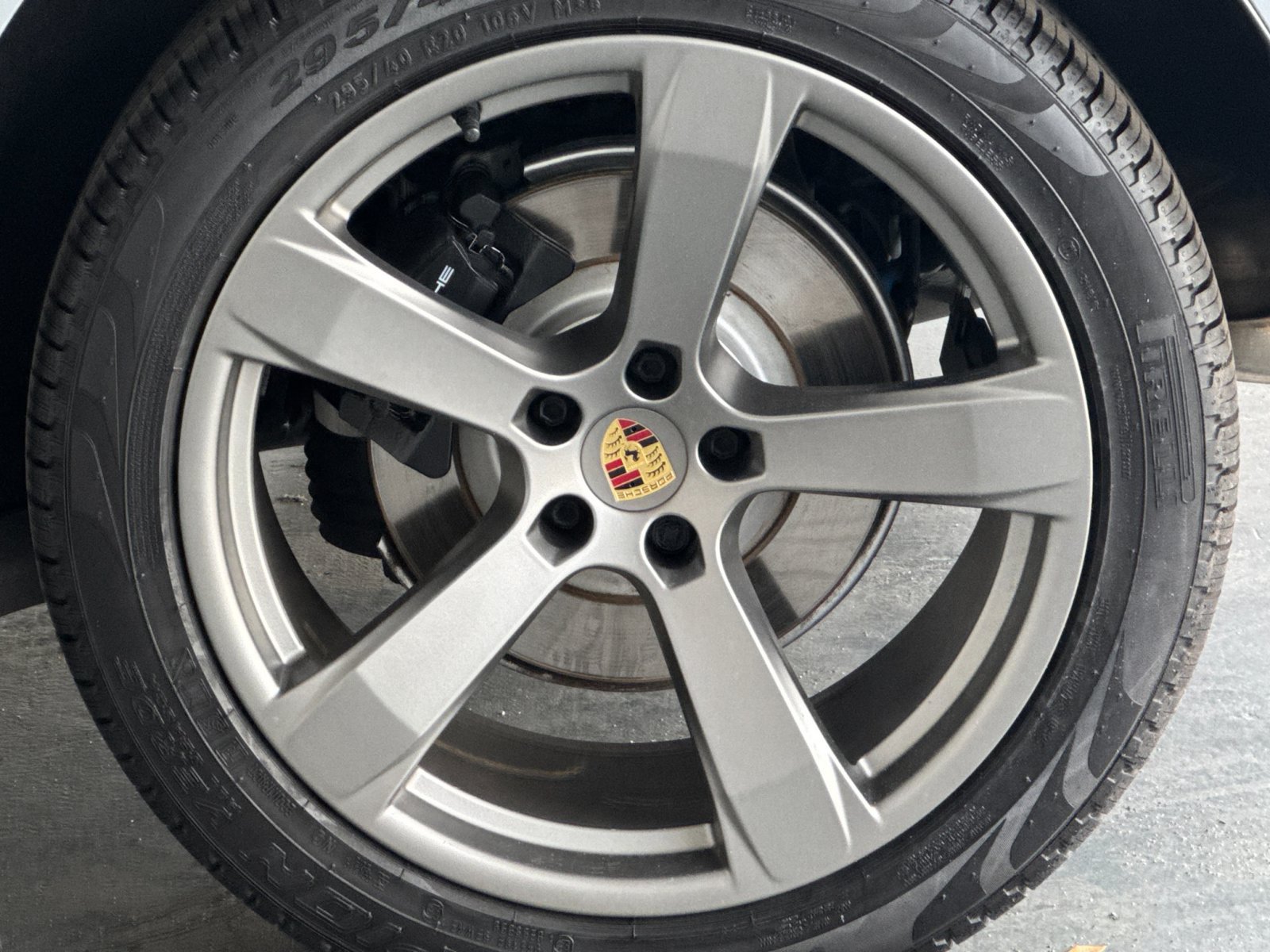Certified 2025 Porsche Macan AWD/4WD image 31