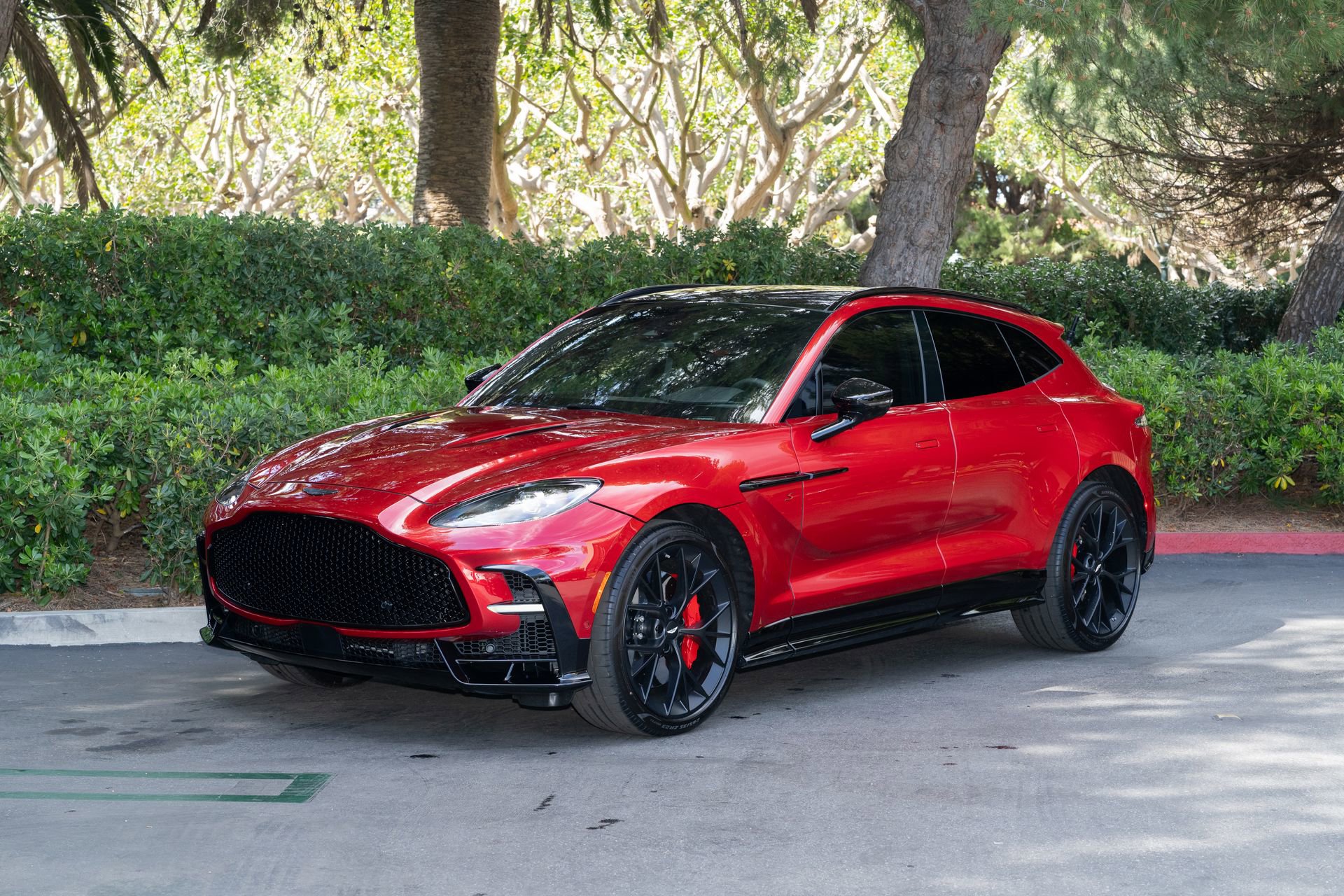 Used 2026 Aston Martin DBX S image 2