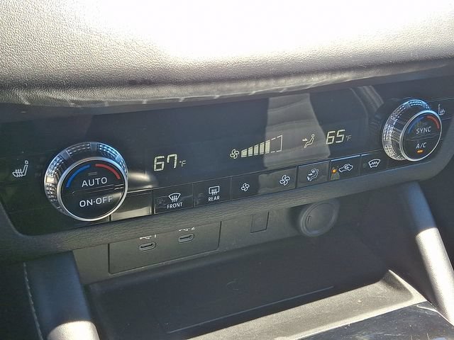 Used 2025 Mitsubishi Outlander SE AWD/4WD image 16