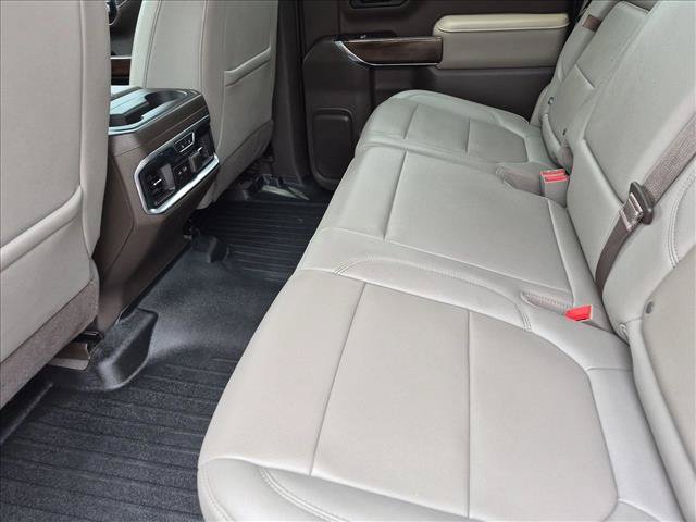 Used 2019 GMC Sierra 1500 SLT w/ SLT Premium Package AWD/4WD image 18