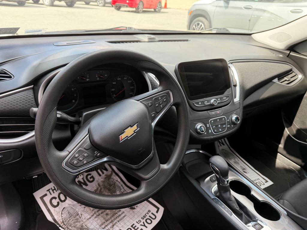 Used 2025 Chevrolet Malibu LT image 19