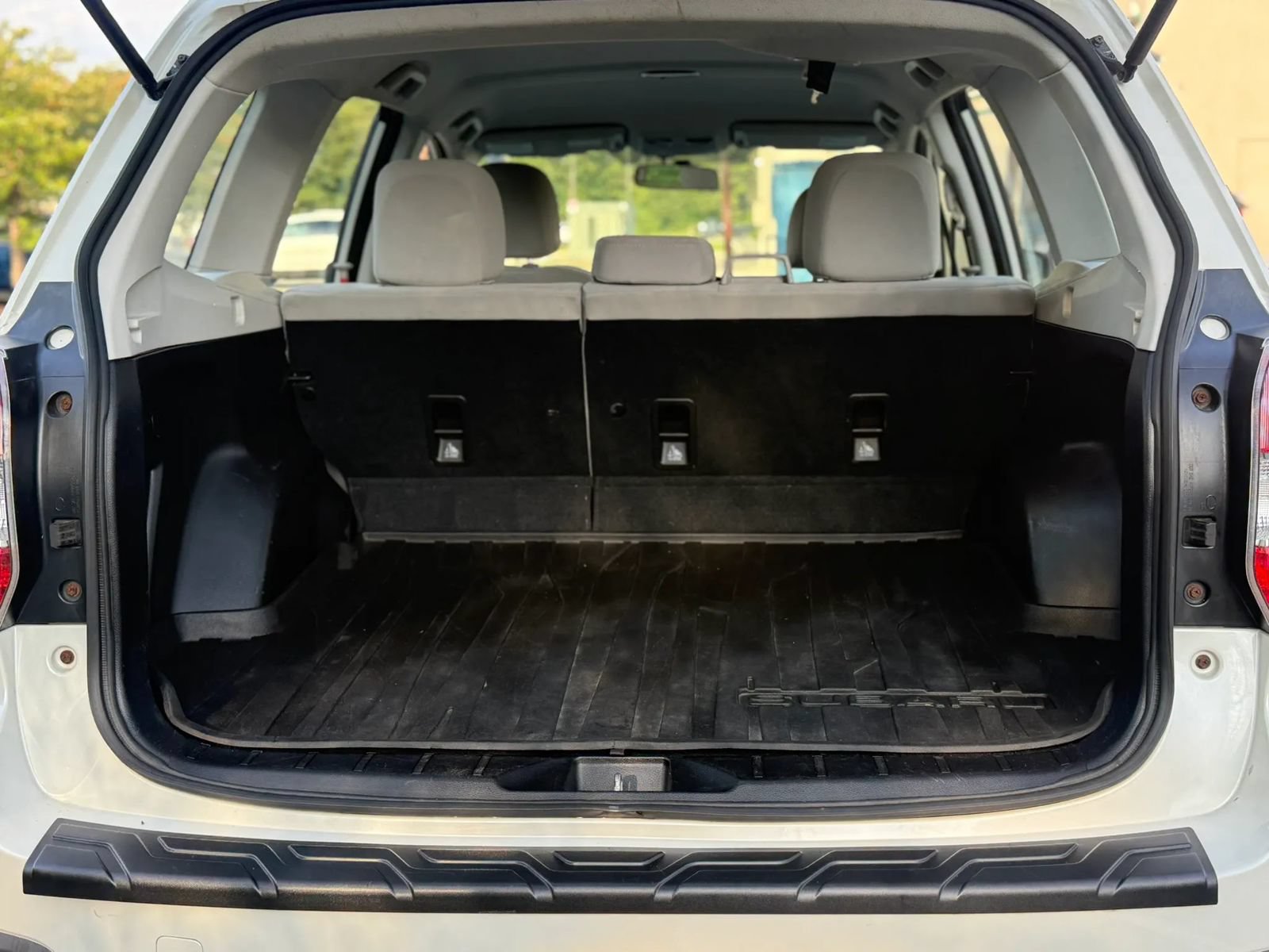 Used 2014 Subaru Forester 2.5i AWD/4WD image 16