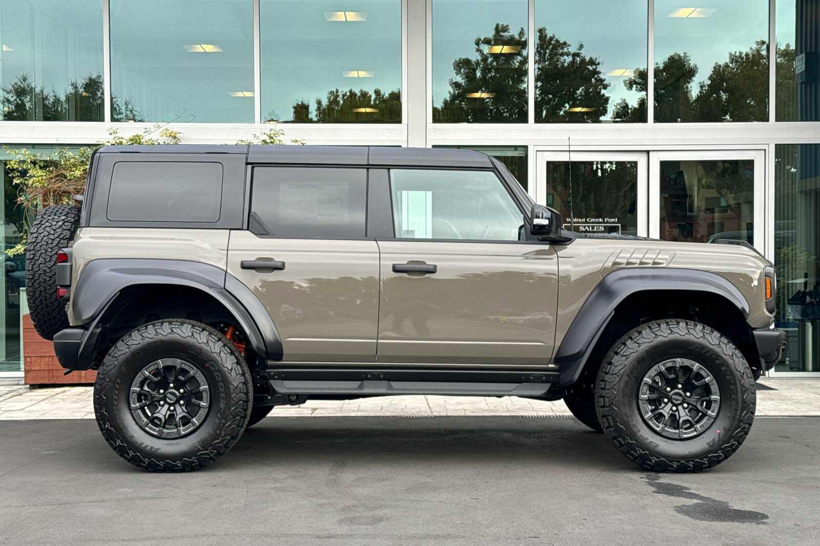 New 2025 Ford Bronco Raptor image 3