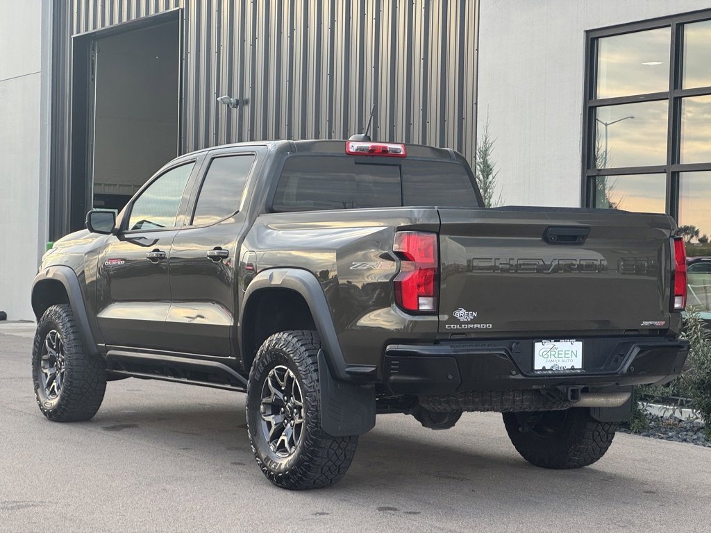 Used 2024 Chevrolet Colorado ZR2 w/ ZR2 Convenience Package III image 3