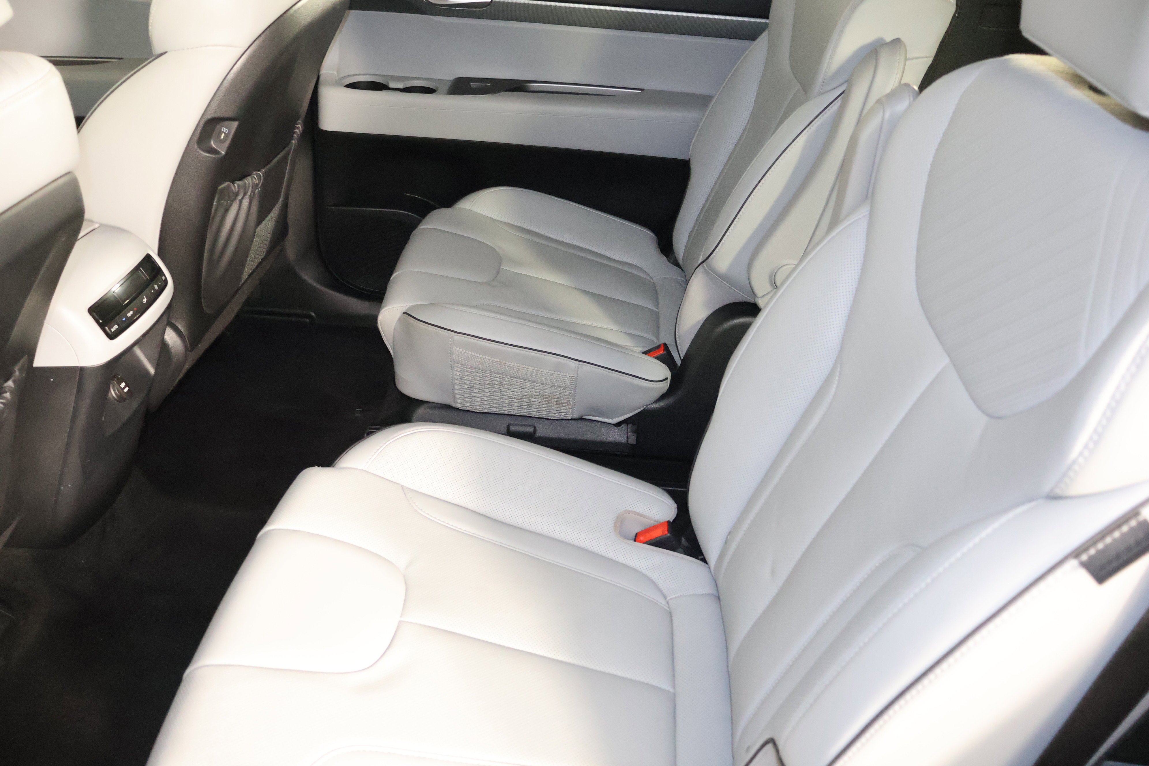 Used 2025 Hyundai Palisade SEL image 48