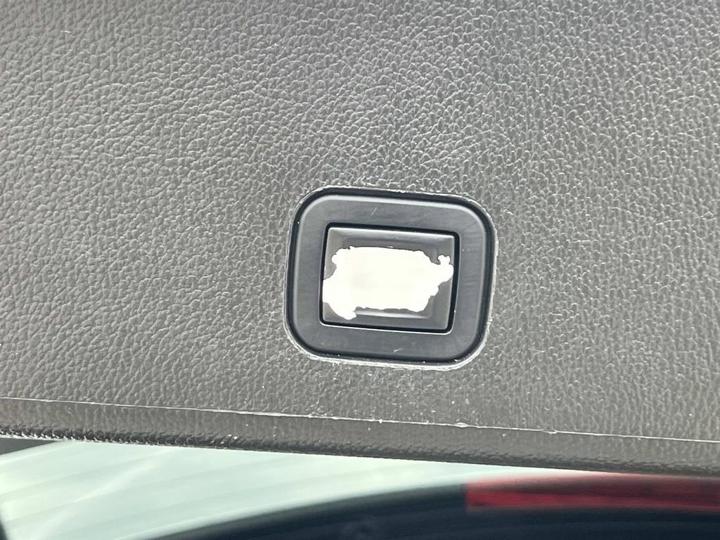 Used 2016 Cadillac SRX Luxury w/ Driver Awareness Package image 13