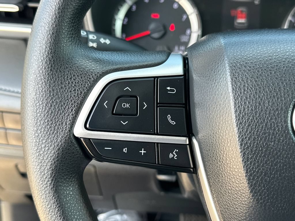 Used 2022 Toyota Highlander L AWD/4WD image 24