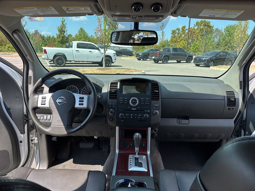 Used 2012 Nissan Pathfinder LE RWD image 25