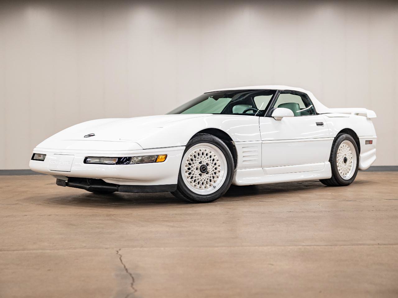 Used 1992 Chevrolet Corvette Convertible RWD image 17