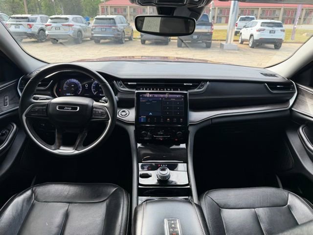 Used 2023 Jeep Grand Cherokee Limited image 34